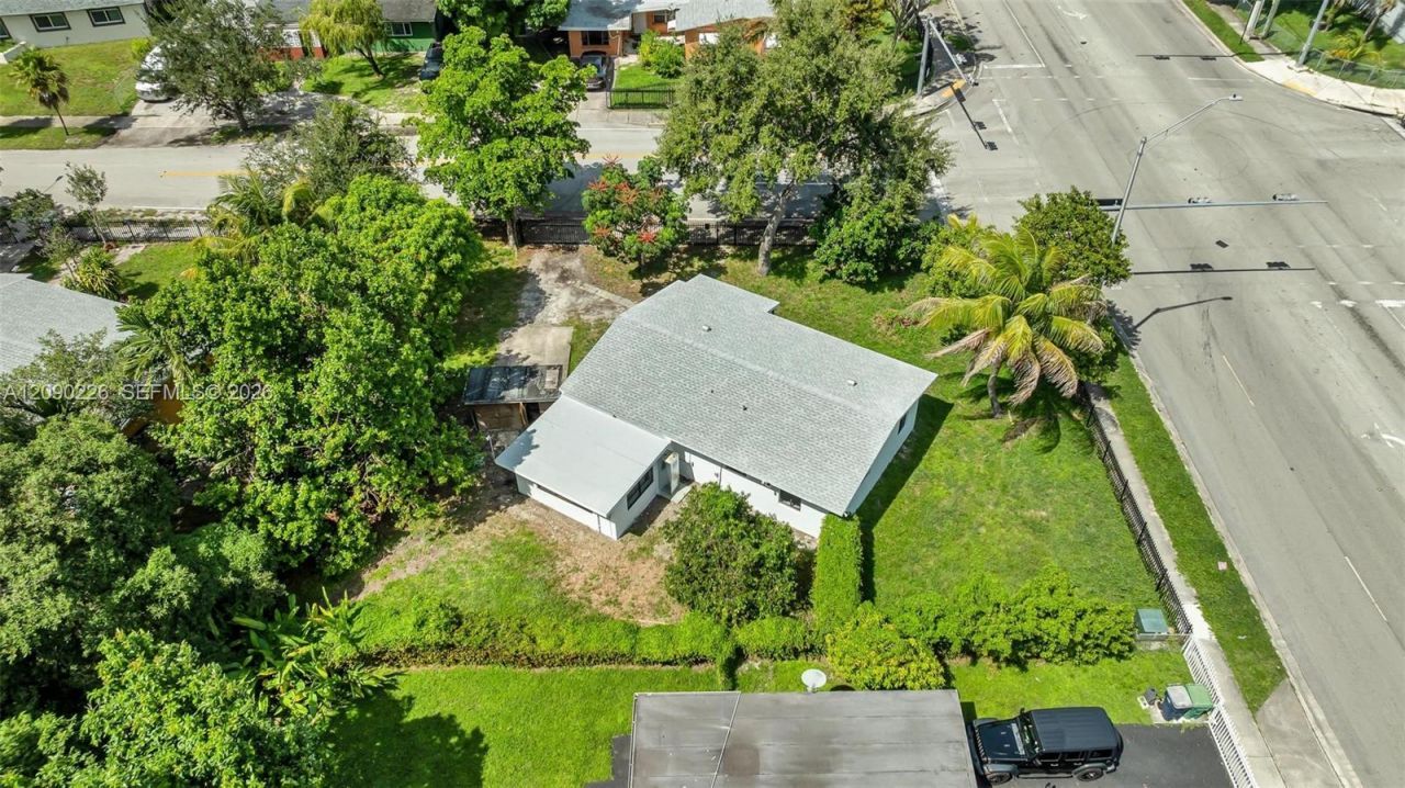 1700 NW 131st St, Miami, FL 33167 Photo