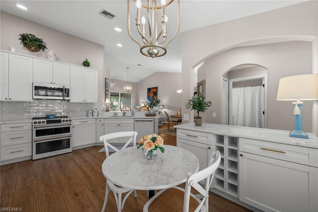 9331 Spring Run Blvd, Unit 3005, Estero, FL 34135 Photo