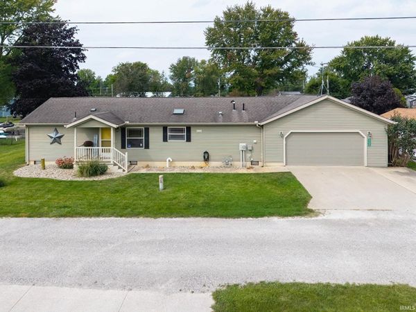 7150 S 165 E, Wolcottville, IN 46795