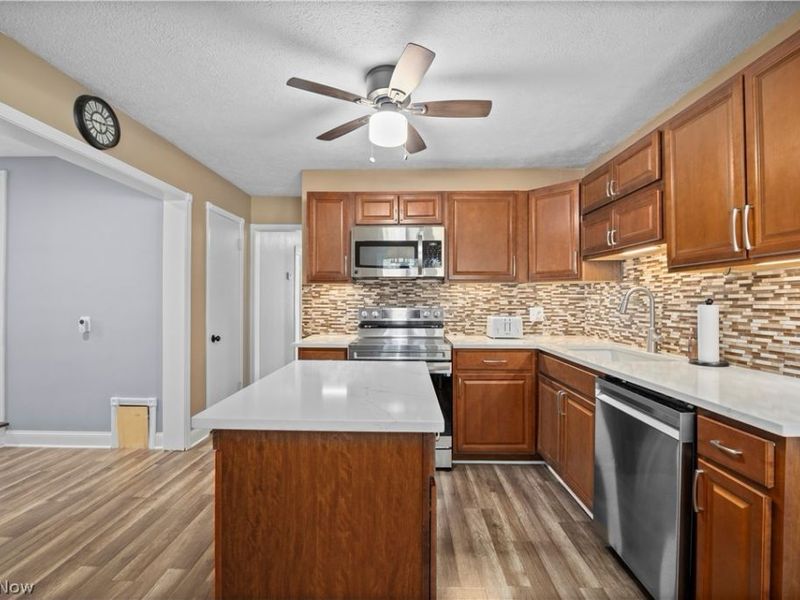 127 Edgewood Drive, Berea, OH 44017 Photo 10