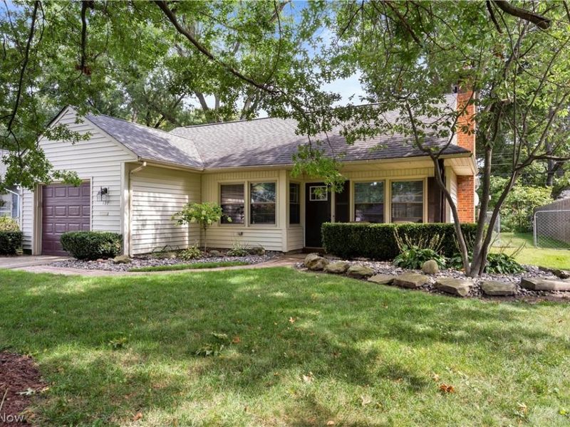 127 Edgewood Drive, Berea, OH 44017 Photo 2
