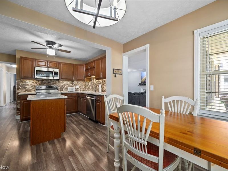 127 Edgewood Drive, Berea, OH 44017 Photo 9