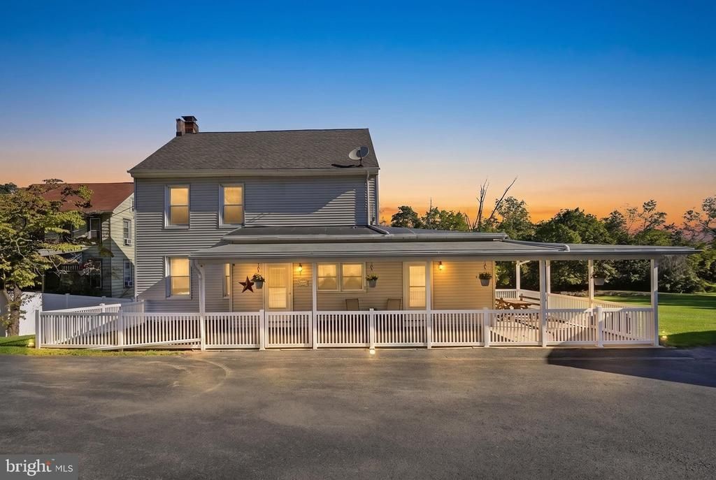 1010 CROSS KEYS ROAD , LEESPORT, PA 19533