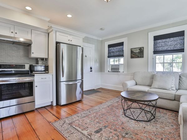 2 Court Street, Unit 3, Newburyport, MA 01950
