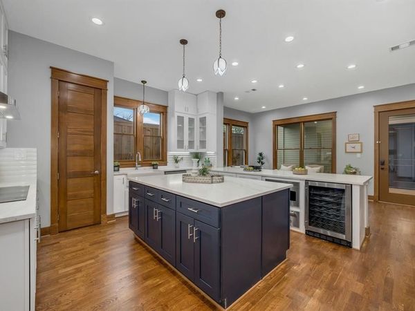 6045 Velasco Avenue, Dallas, TX 75206