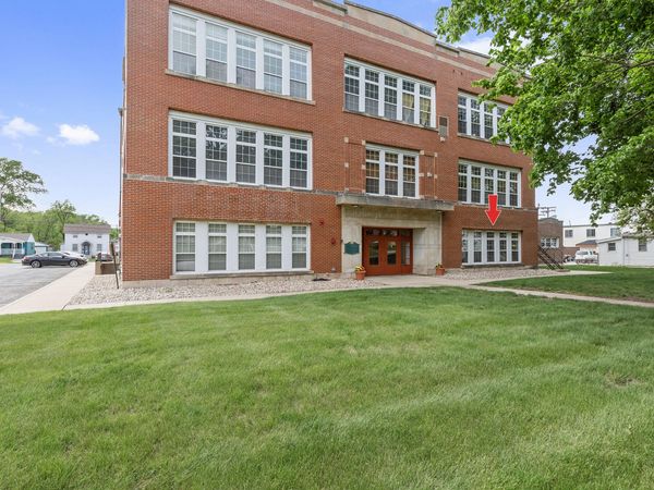 311 S Court Street , Unit 104, Crown Point, IN 46307