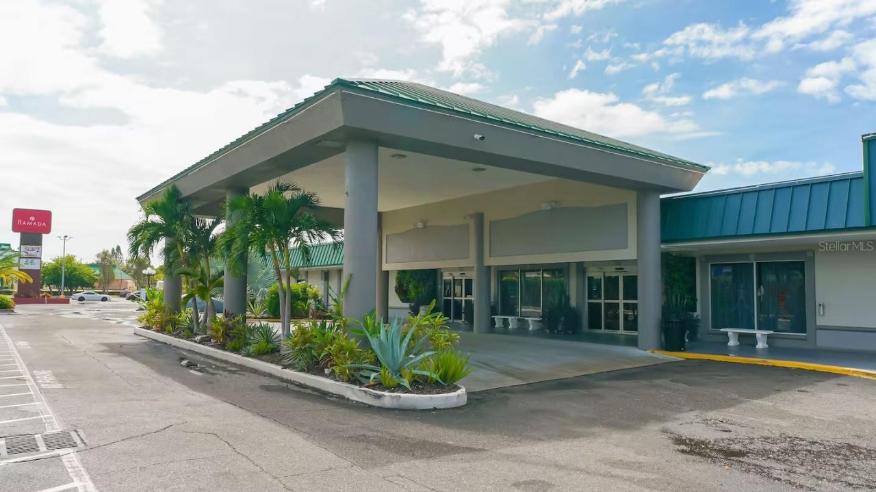 7150 N Tamiami Trail, Unit C216, Sarasota, FL 34243 Photo