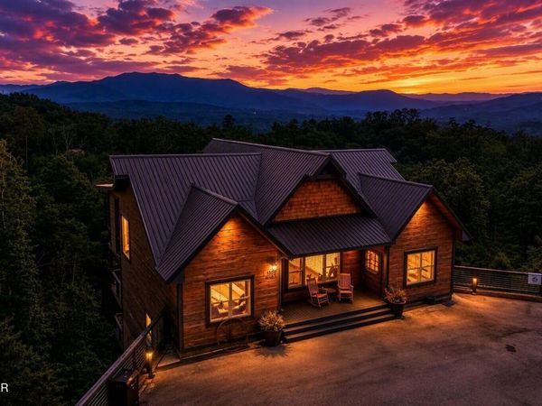 1529 Majestic Mountain Drive , Sevierville, TN 37876