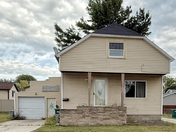 607 CUSHMAN STREET, Marinette, WI 54143