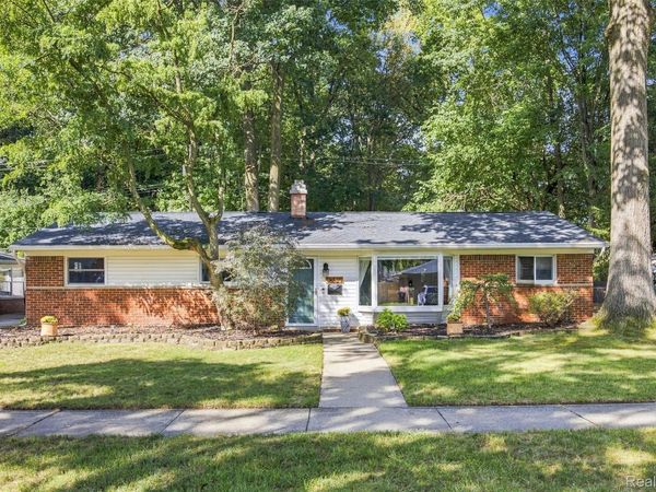 18329 Norwich Road, Livonia, Mi 48152