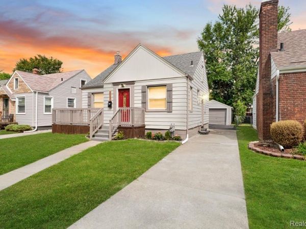 20253 Elkhart Street , Harper Woods, Mi 48225