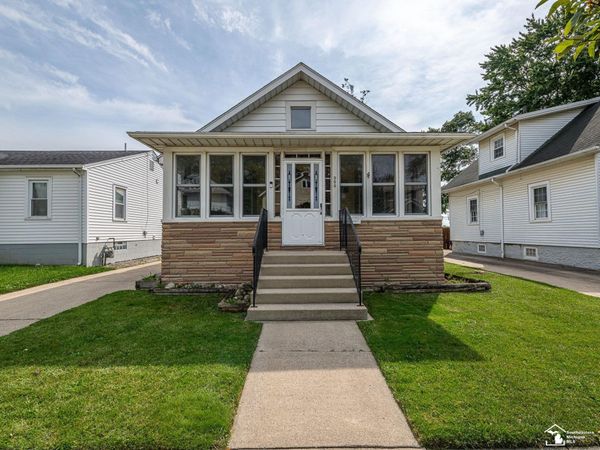 906 Michigan Avenue, Monroe, MI 48162