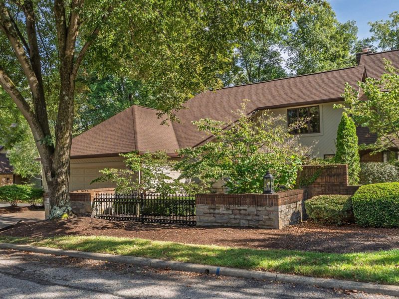 181 Whieldon Lane , Worthington, OH 43085 Photo 2