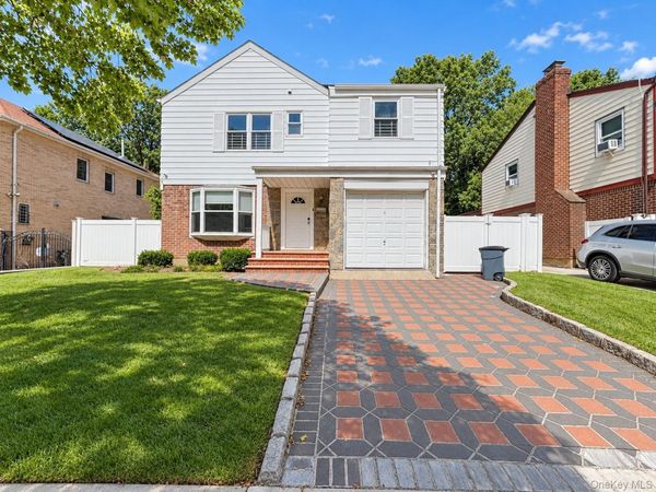 21757 77th Avenue, Oakland Gardens, NY 11364