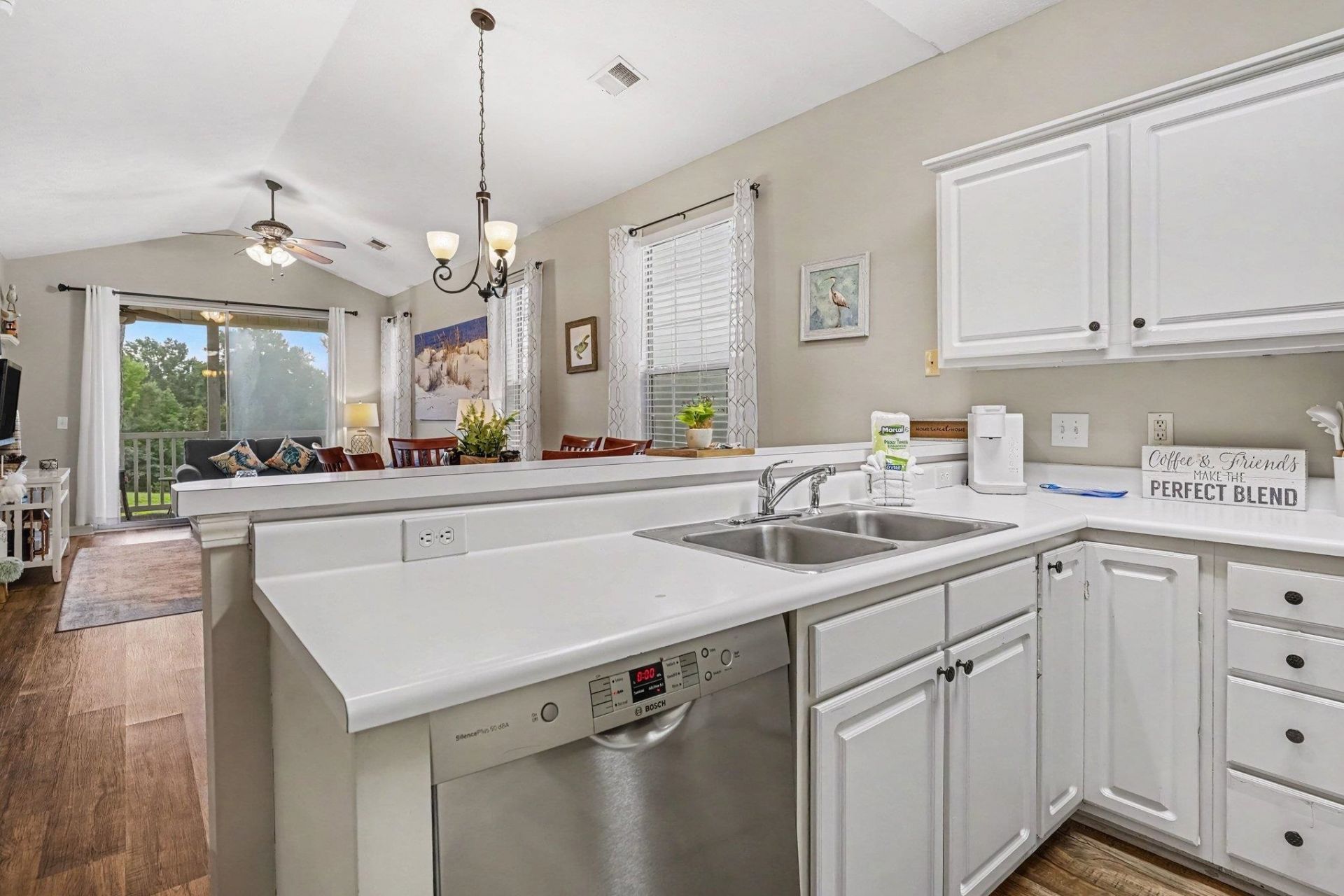 636 River Oaks Dr.  Photo 11