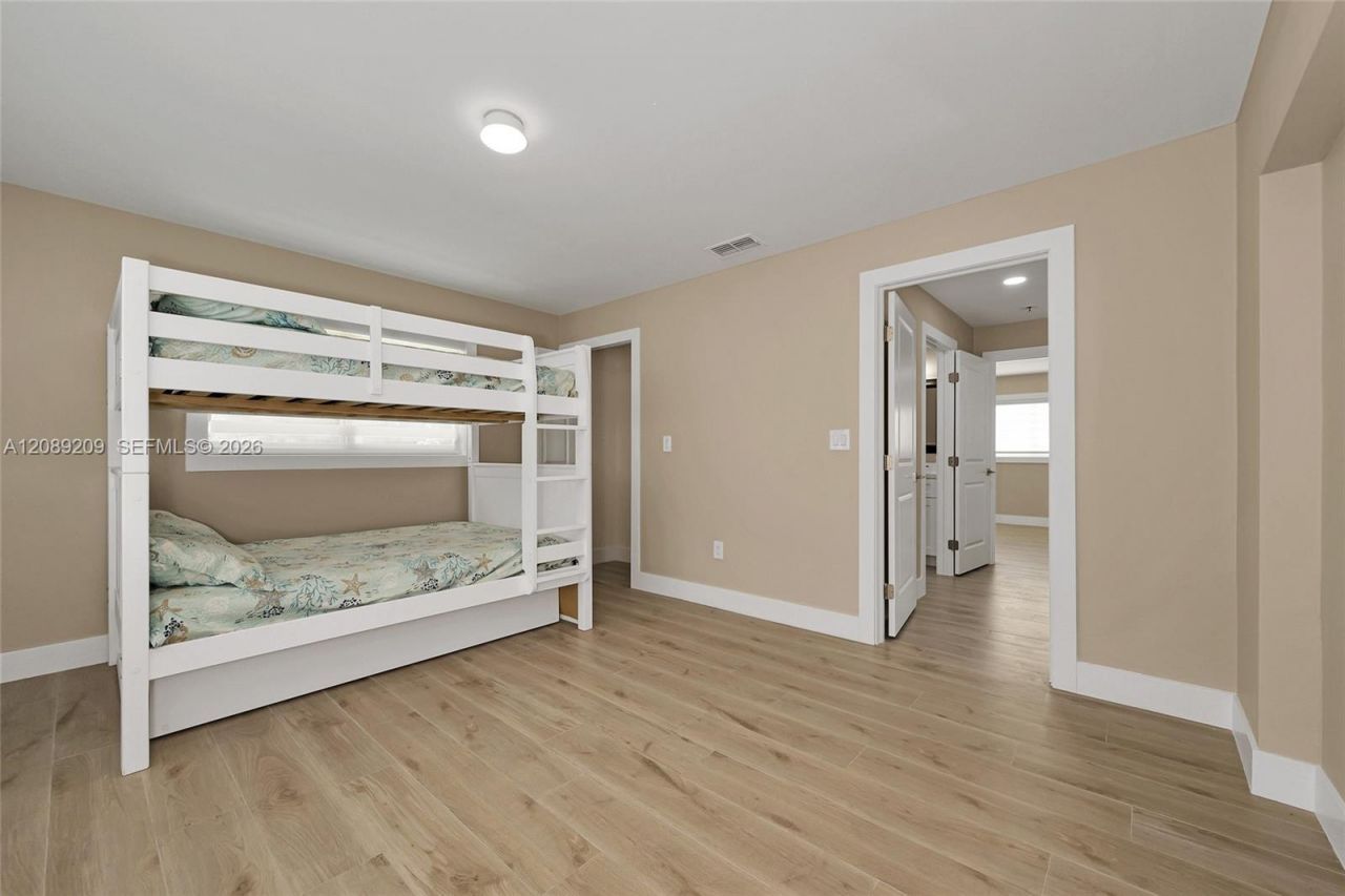 5885 Pine Tree , Sanibel, FL 33957 Photo