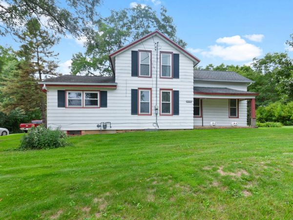5245 S Martin Rd, New Berlin, WI 53146