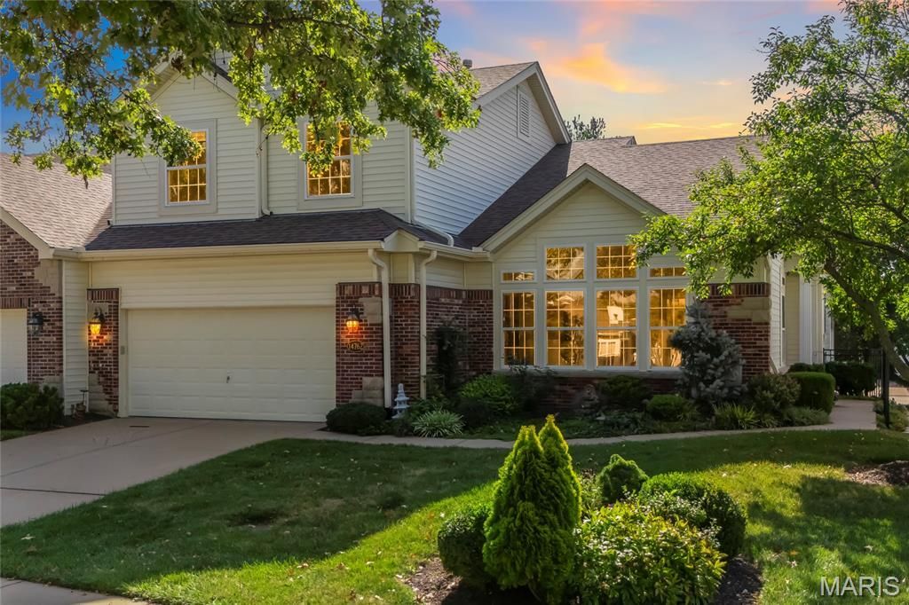 14762 Thornbird Manor Parkway, Chesterfield, MO 63017 Main Photo