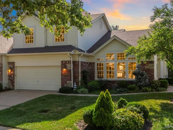 14762 Thornbird Manor Parkway, Chesterfield, MO 63017