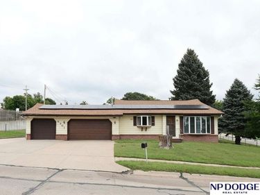 6901 S 53 Street, Bellevue, NE 68157