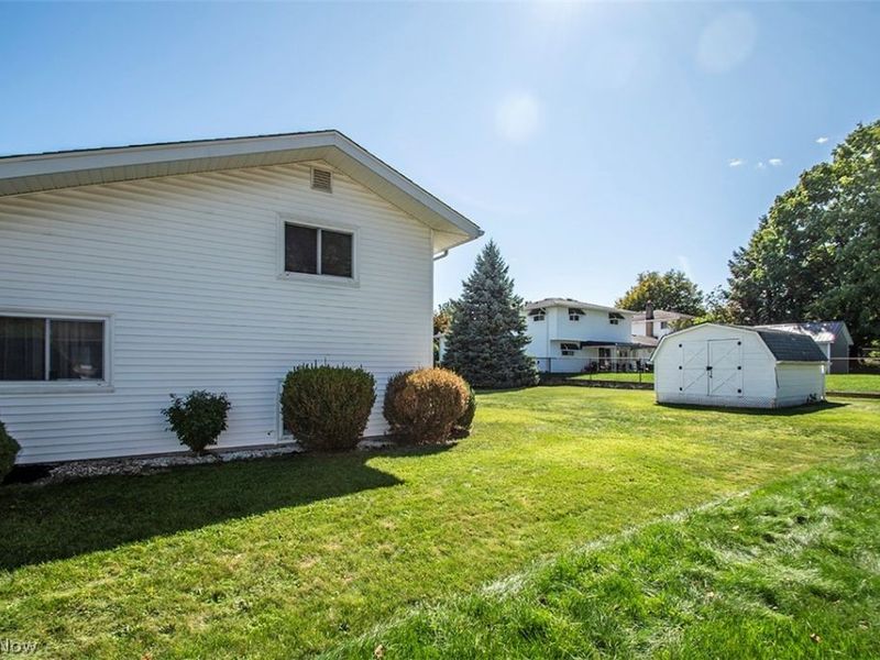 28723 Tudor Drive , North Olmsted, OH 44070 Photo 3