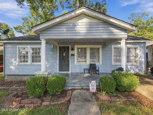106 3rd Avenue, Magee, MS 39111