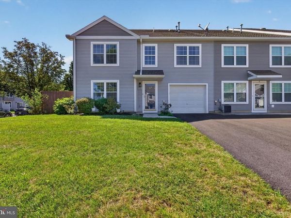 2 COURT LANE , CARLISLE, PA 17013