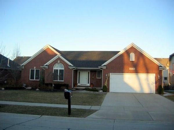 39138 Casimira Avenue, Sterling Heights, MI 48313