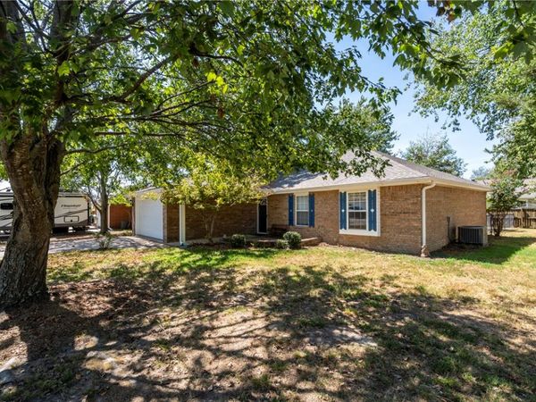 1624 Hefton Street, Siloam Springs, AR 72761