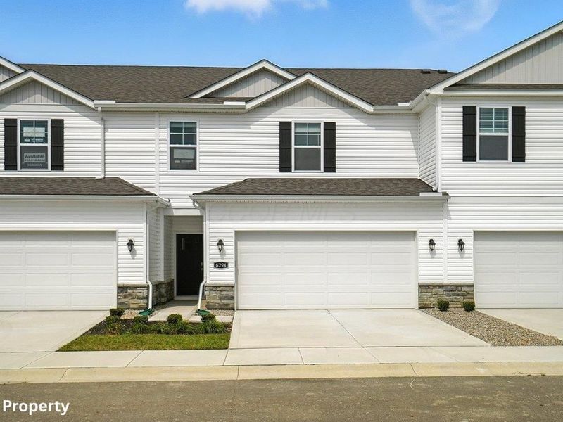 1389 Marinelli Drive E, Columbus, OH 43228 Photo 1
