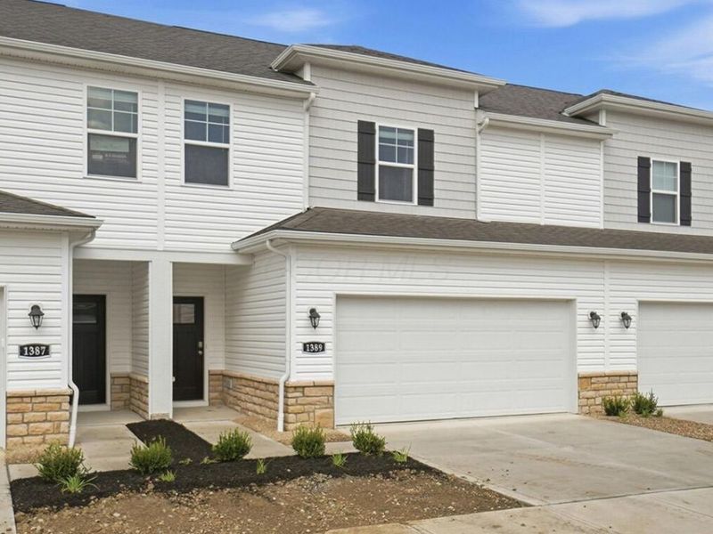 1389 Marinelli Drive E, Columbus, OH 43228 Photo 2