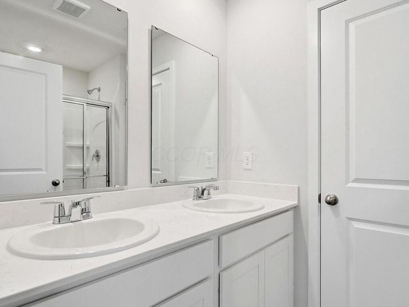 1389 Marinelli Drive E, Columbus, OH 43228 Photo 27