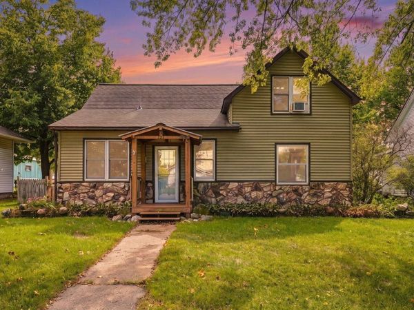 121 W Race Avenue, Elmwood, WI 54740