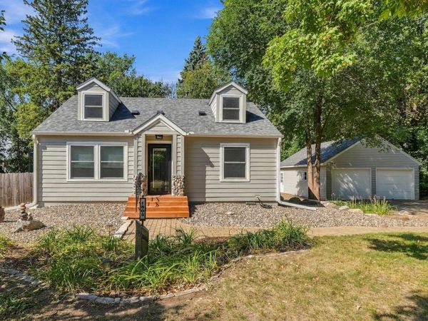 1805 Oakview Lane N, Plymouth, MN 55441