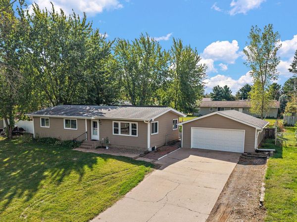 534 Derrick Drive, New Richmond, WI 54017