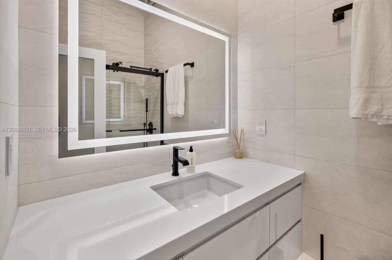 1000 West Ave, Unit BS101, Miami Beach, FL 33139 Photo