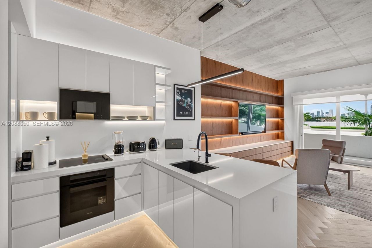 1000 West Ave, Unit BS101, Miami Beach, FL 33139 Photo