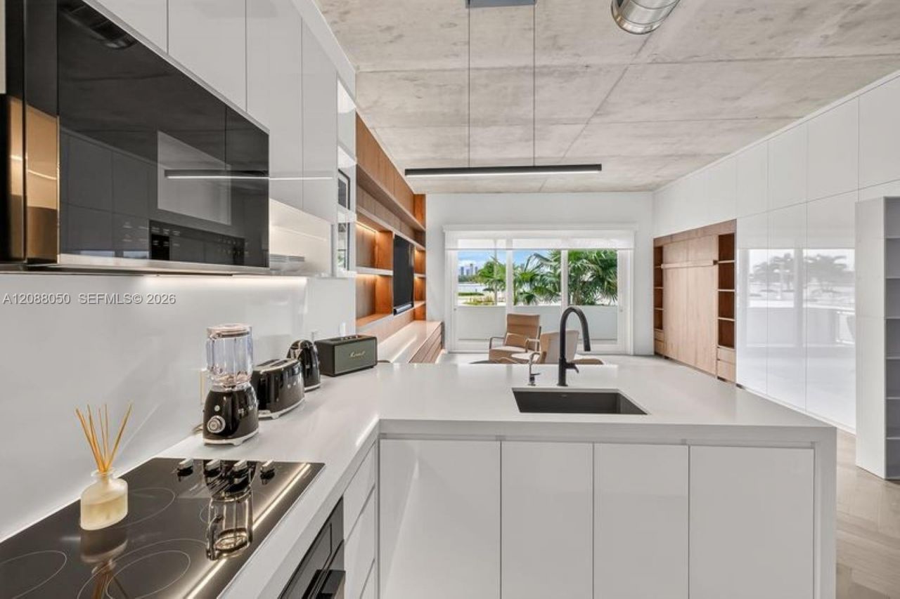 1000 West Ave, Unit BS101, Miami Beach, FL 33139 Photo