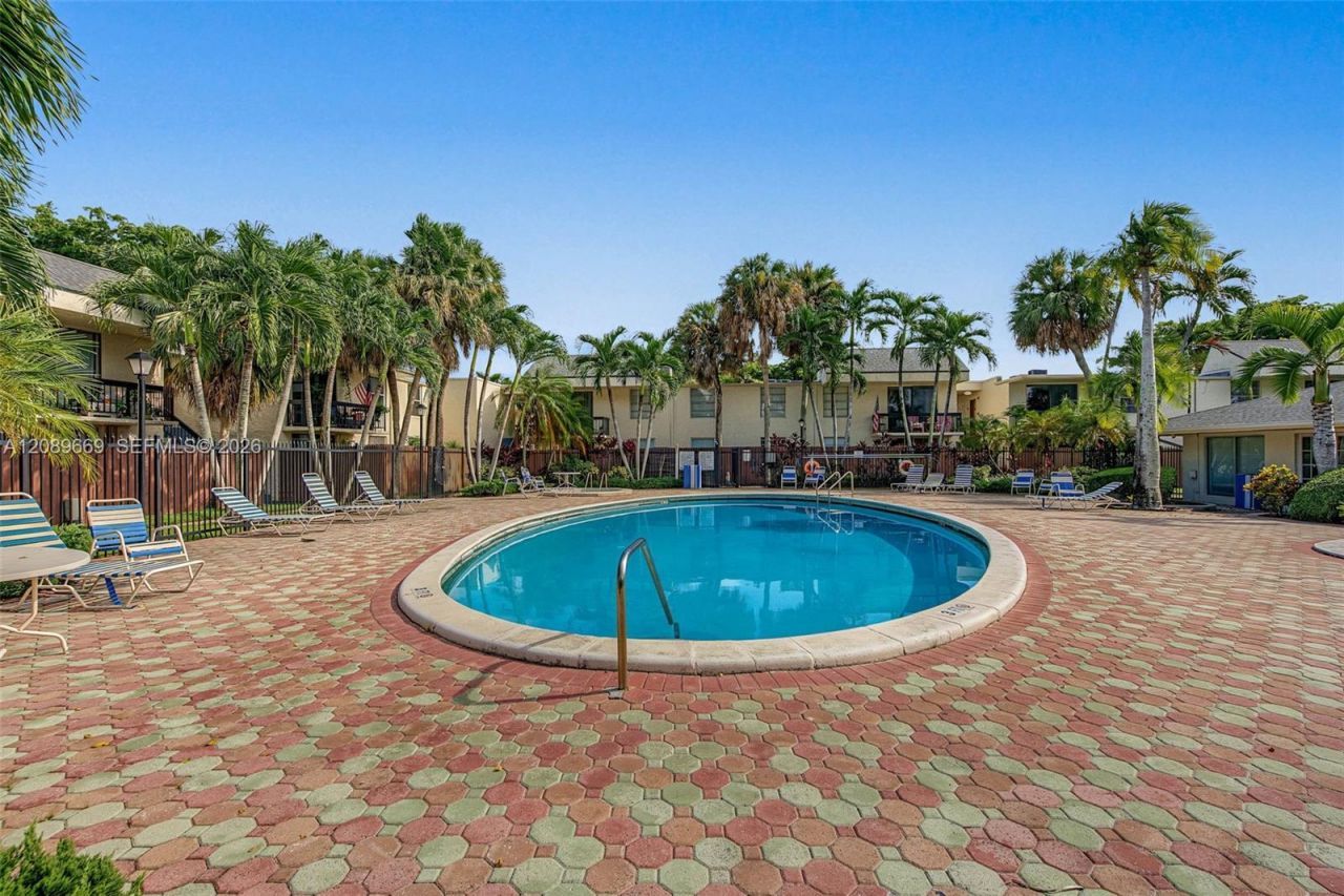 8307 SW 142nd Ave, Unit E311, Miami, FL 33183 Photo