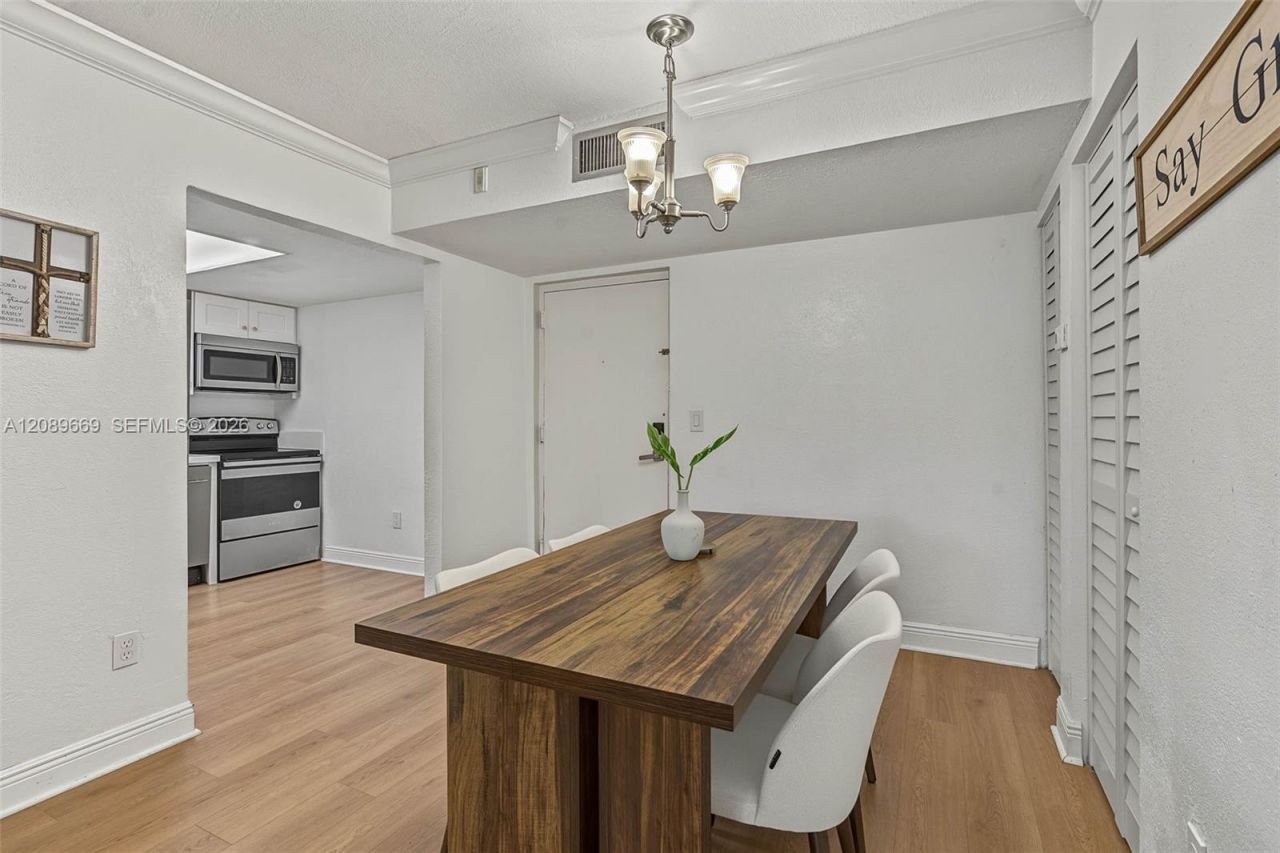 8307 SW 142nd Ave, Unit E311, Miami, FL 33183 Photo