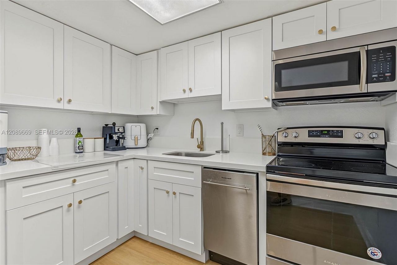 8307 SW 142nd Ave, Unit E311, Miami, FL 33183 Photo