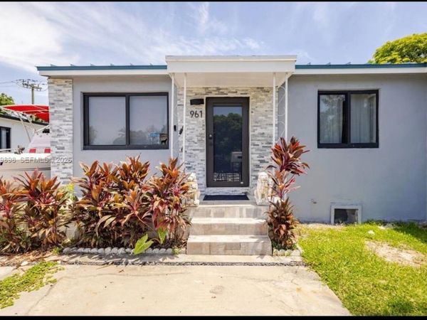 961 NE 155th Ter , North Miami Beach, FL 33162