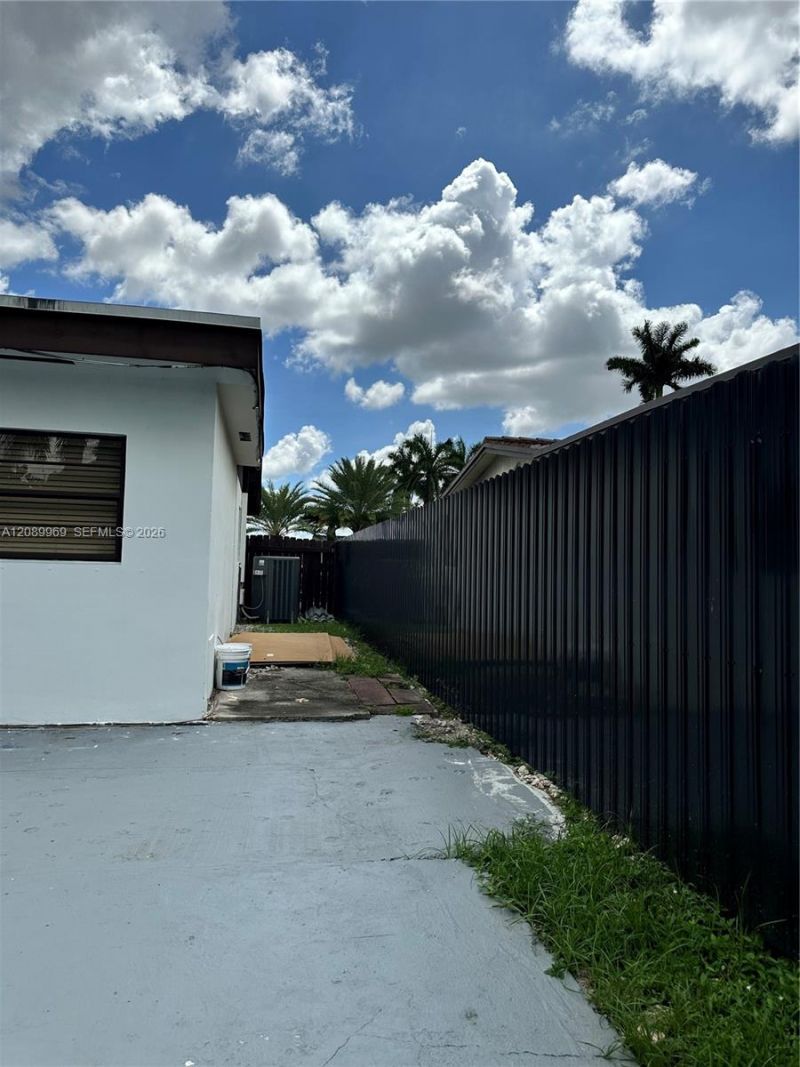 18310 NW 85th Ave , Hialeah, FL 33015 Photo