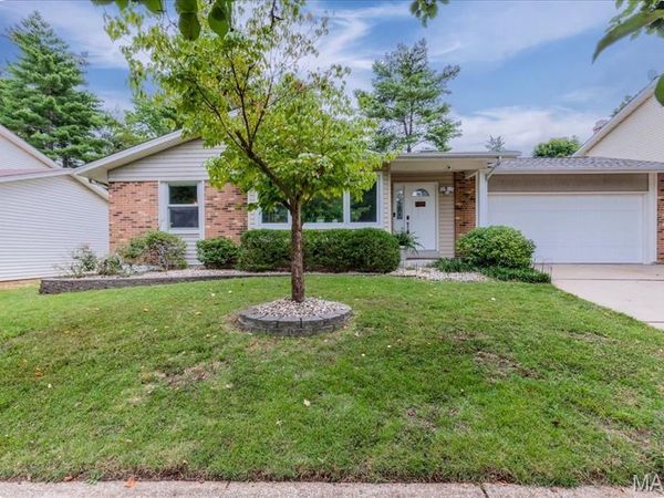 1426 Nancy Lee Drive , Unincorporated, MO 63146