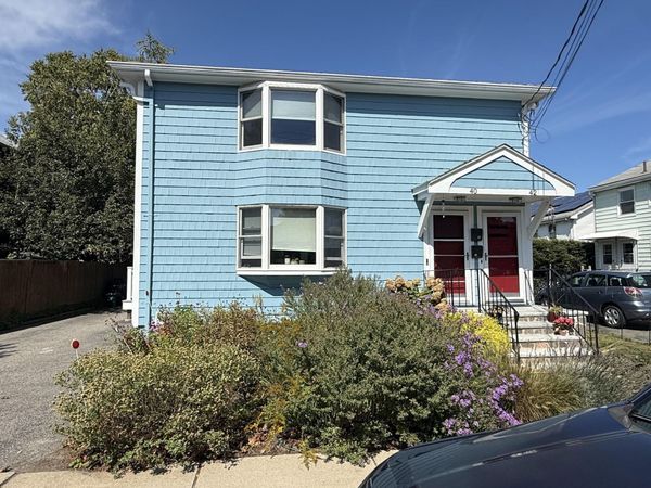 42 Chestnut St, Unit 2, Belmont, MA 02478