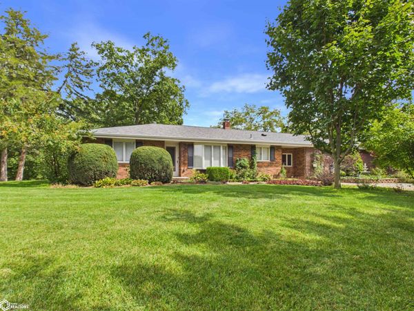 2302 Hillcrest Road, Donnellson, IA 52625