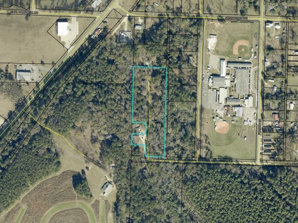3853 Chicago Avenue, Laurel Hill, FL 32567