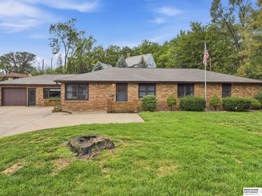2423 Fontanelle Boulevard, Blair, NE 68008