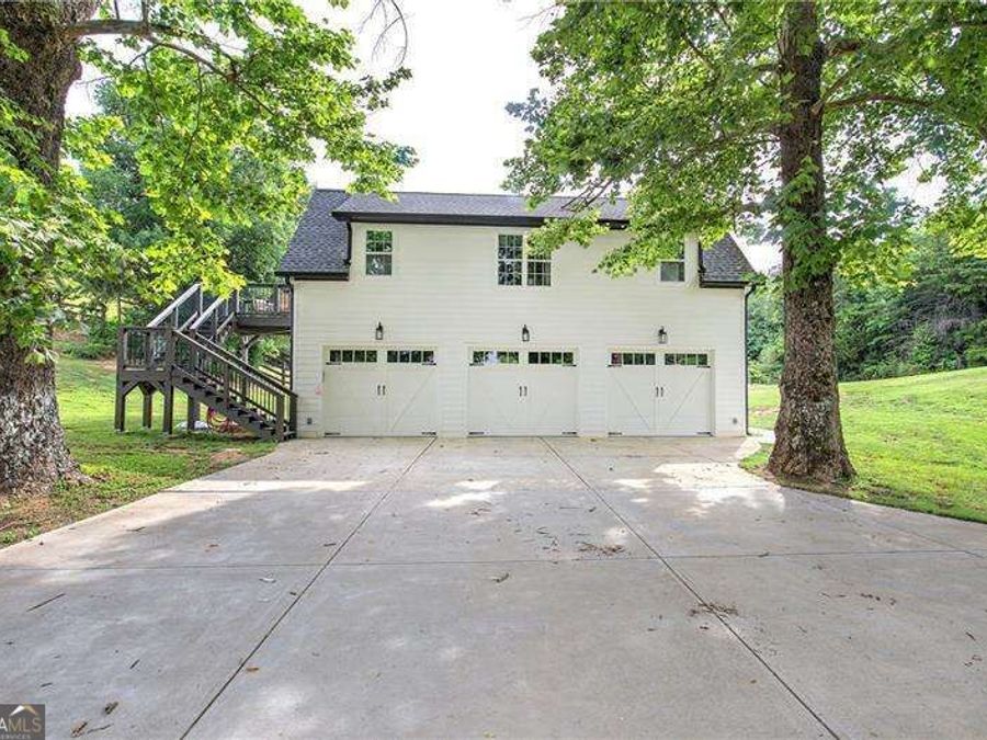 Property Image 100