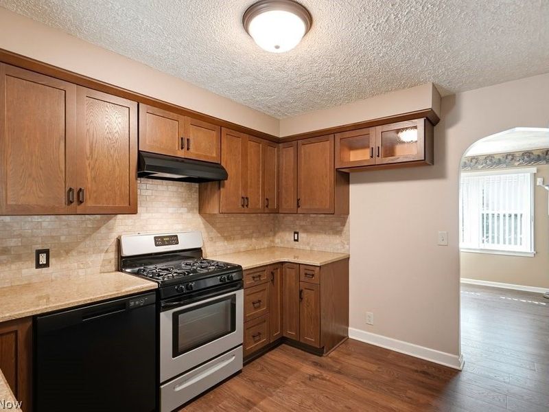 379 Stanford Street, Akron, OH 44314 Photo 10